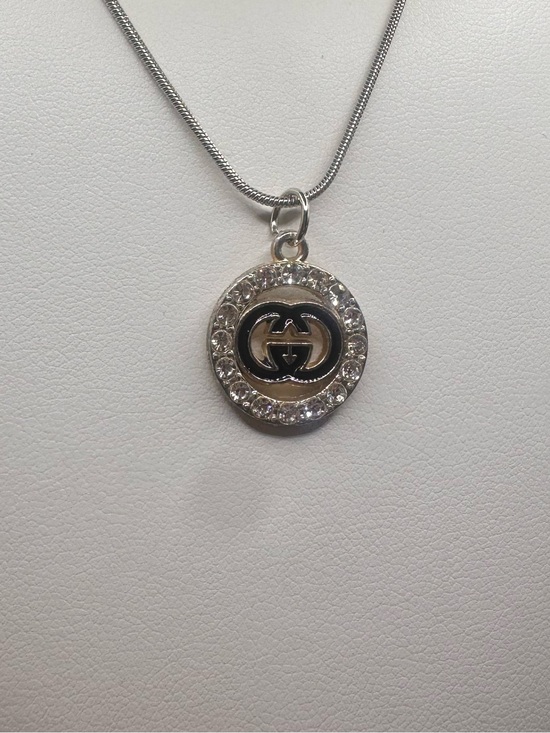Fashion Jewelry Jewelry - Fashion Jewelry Silver Tone Crystal Round Pendant Necklace